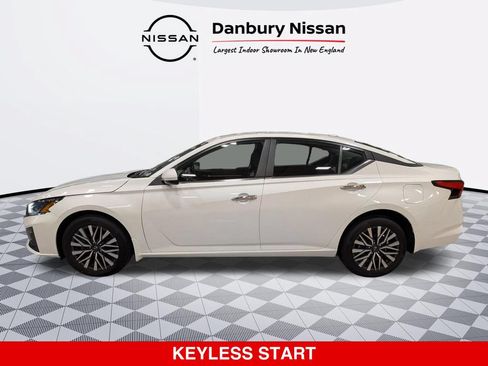 Certified 2023 Nissan Altima 2.5 SV AWD/4WD image 7