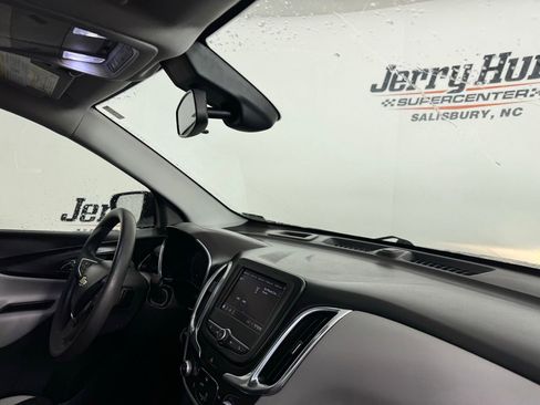 Used 2021 Chevrolet Equinox LS w/ LS Convenience Package image 30