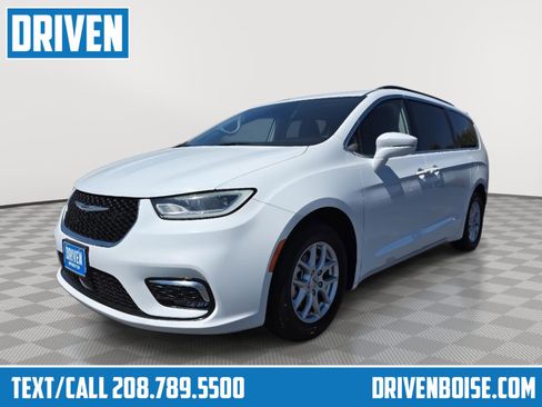 Used 2022 Chrysler Pacifica Touring-L FWD image 1