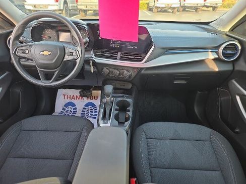 Used 2024 Chevrolet Trax LS w/ LS Convenience Package image 2