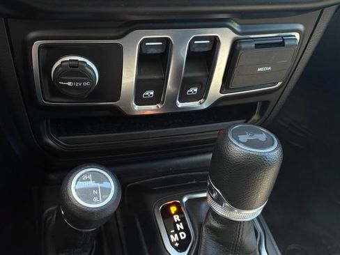 Used 2022 Jeep Wrangler Sport AWD/4WD image 21