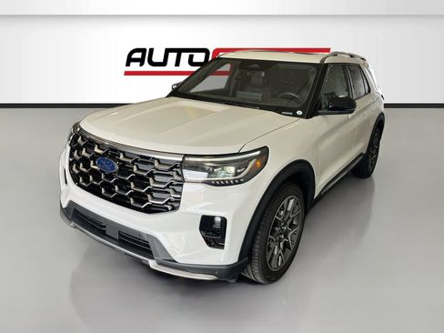 Used 2025 Ford Explorer Platinum w/ Ultimate Package AWD/4WD image 3