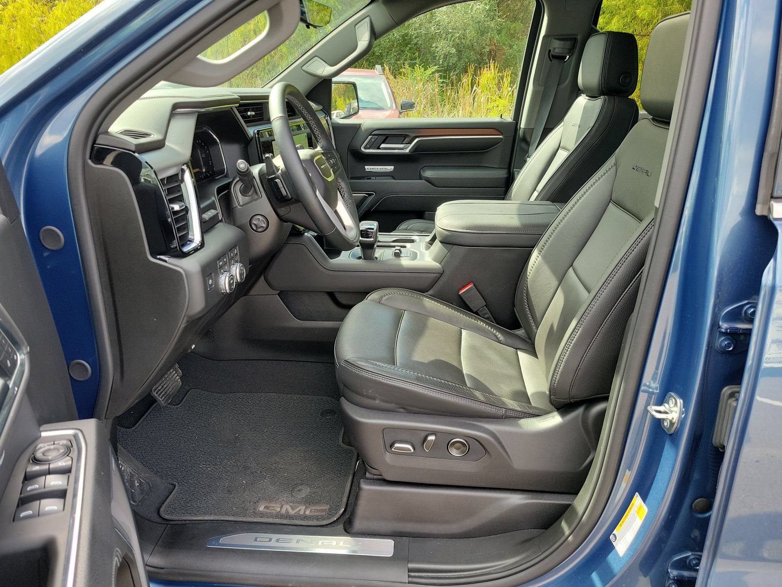 Used 2026 GMC Sierra 1500 Denali w/ Denali Reserve Package AWD/4WD image 25