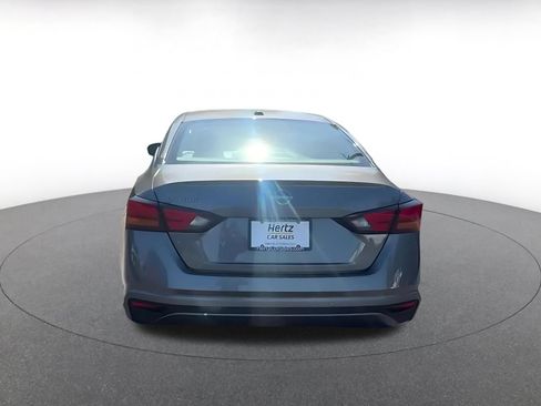 Used 2025 Nissan Altima 2.5 SV FWD image 12