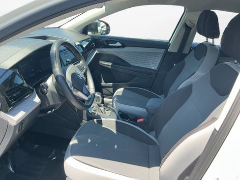Certified 2024 Volkswagen Taos S FWD image 9