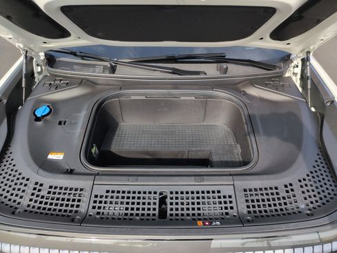 Used 2026 Hyundai Ioniq 9 Limited image 35