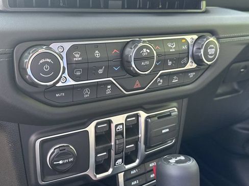 New 2026 Jeep Wrangler Unlimited Sahara AWD/4WD image 27