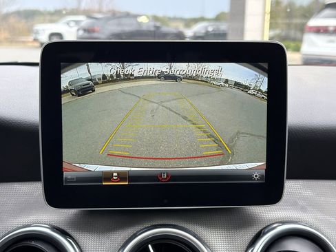 Used 2018 Mercedes-Benz GLA 250 4MATIC image 28