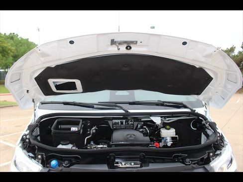 Used 2025 Mercedes-Benz Sprinter 2500 image 34