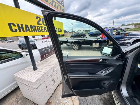 Used 2010 Mercedes-Benz GL 450 4MATIC image 11