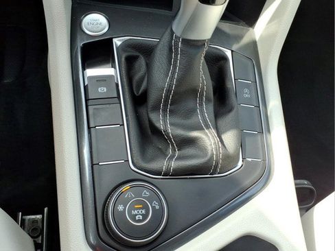 Certified 2024 Volkswagen Tiguan SE AWD/4WD image 22