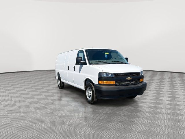 Used 2026 Chevrolet Express 2500 Extended w/ Driver Convenience Package RWD image 2