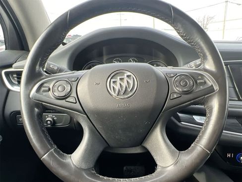 Used 2018 Buick Enclave Essence image 22