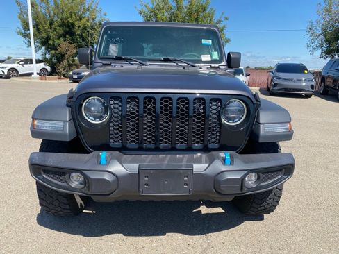 Used 2023 Jeep Wrangler Unlimited w/ Cold Weather Group AWD/4WD image 3