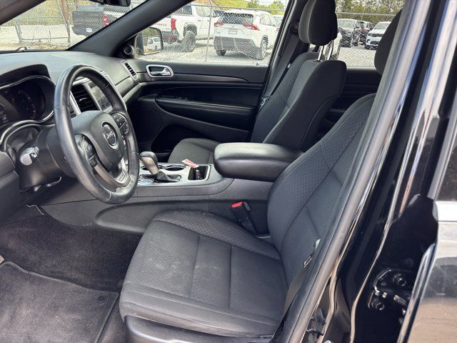 Used 2018 Jeep Grand Cherokee Laredo AWD/4WD image 14