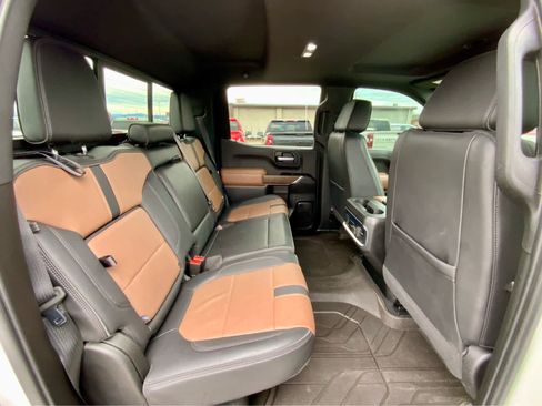 Used 2022 Chevrolet Silverado 1500 High Country w/ Technology Package image 30