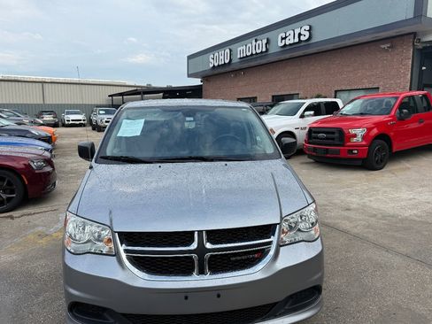 Used 2019 Dodge Grand Caravan SE image 7
