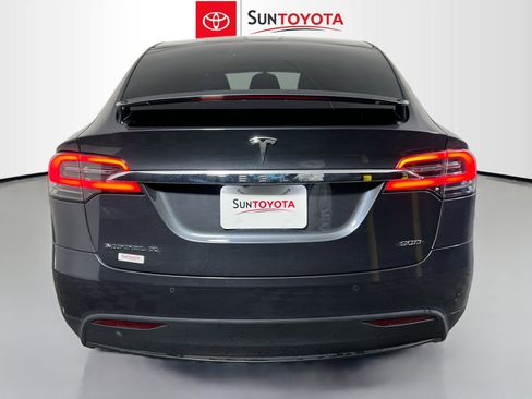 Used 2016 Tesla Model X 90D image 5