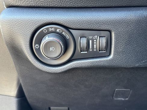 New 2025 Chrysler Pacifica Select image 14