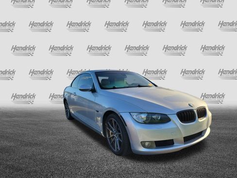Used 2008 BMW 335i Convertible image 2