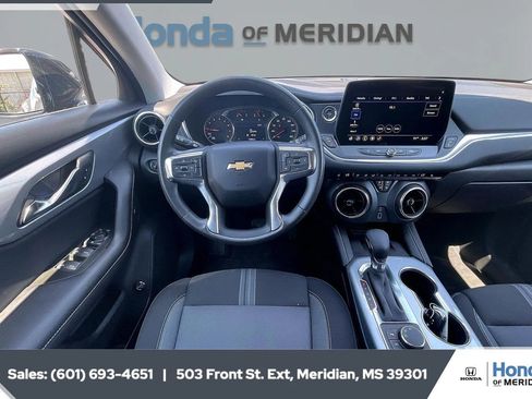Used 2024 Chevrolet Blazer LT w/ Convenience Package FWD image 5
