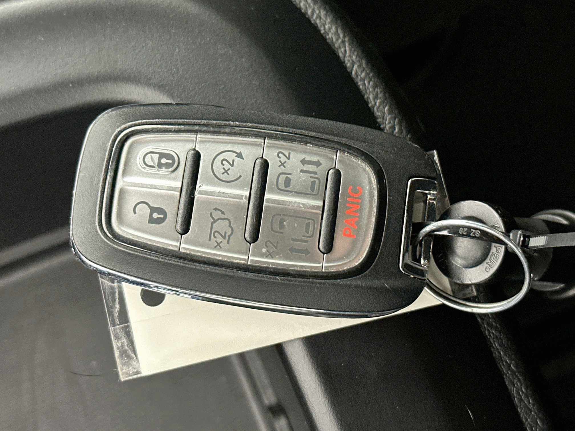 Used 2025 Chrysler Pacifica Select FWD image 25