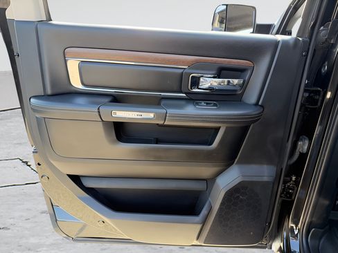 Used 2015 RAM 2500 Laramie w/ Black Appearance Group AWD/4WD image 22