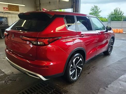 Used 2024 Mitsubishi Outlander FWD image 2