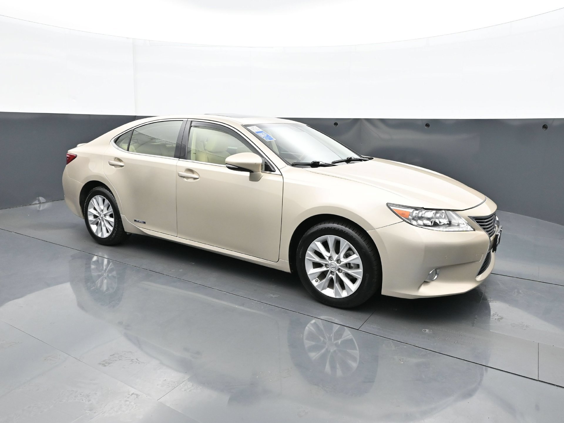 Used 2013 Lexus ES 300h w/ Luxury Pkg FWD image 9