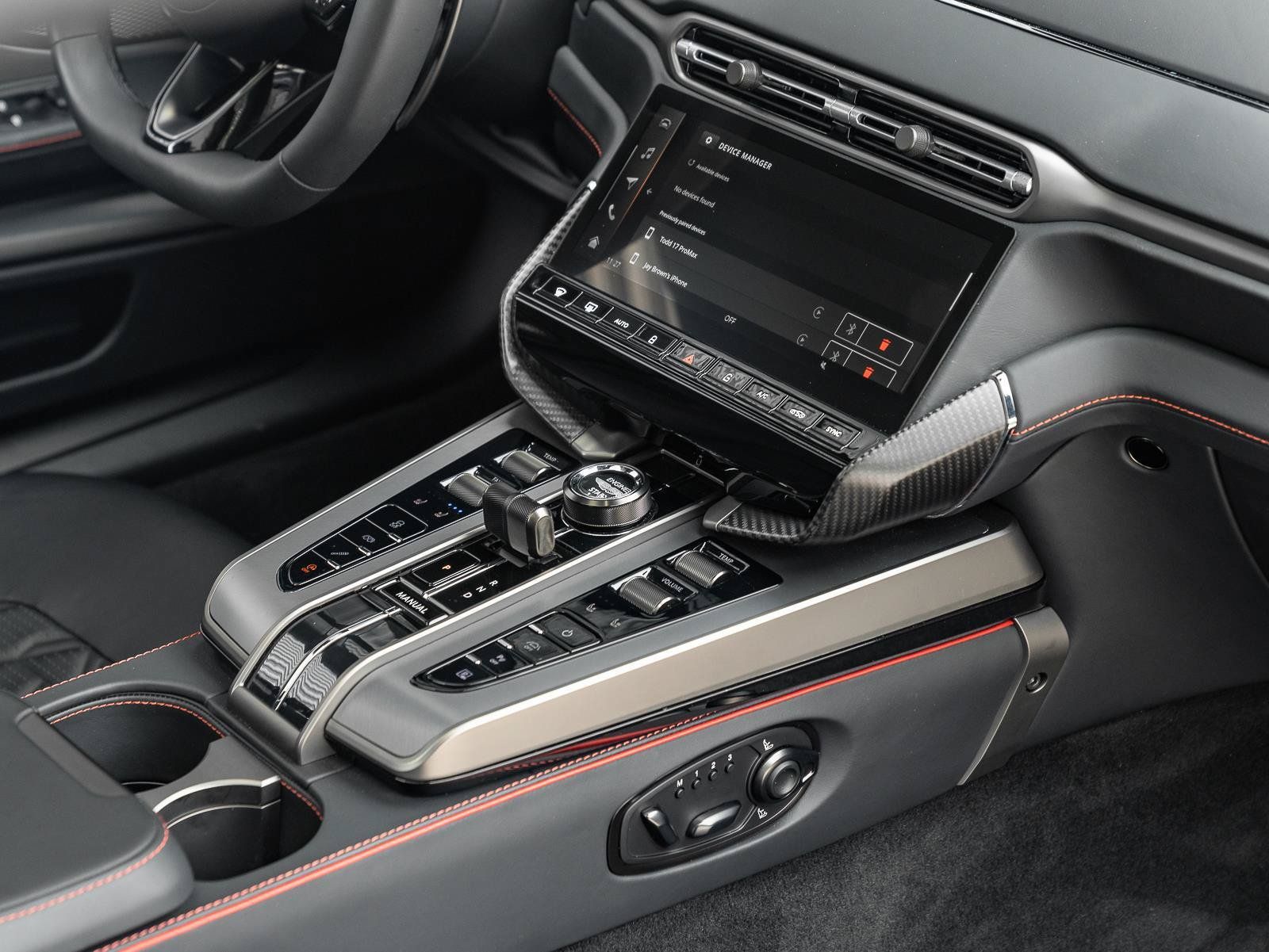 Used 2025 Aston Martin Vanquish RWD image 28