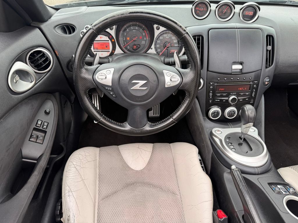 Used 2011 Nissan 370Z Touring RWD image 31