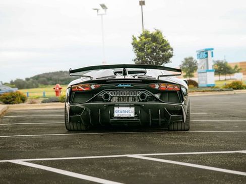Used 2020 Lamborghini Aventador SVJ AWD/4WD image 37