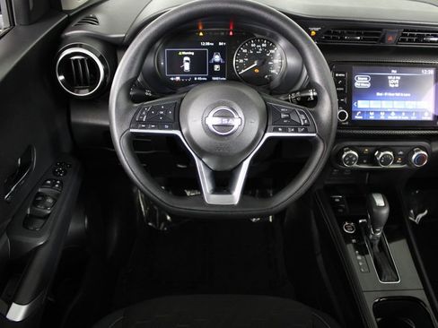 Certified 2024 Nissan Kicks SV image 7