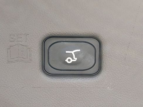 Certified 2023 Lincoln Nautilus Reserve w/ Equipment Group 202A image 15