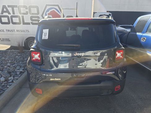 Used 2020 Jeep Renegade Latitude w/ Cold Weather Group image 13