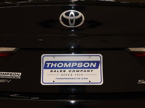 Used 2025 Toyota Camry SE image 34