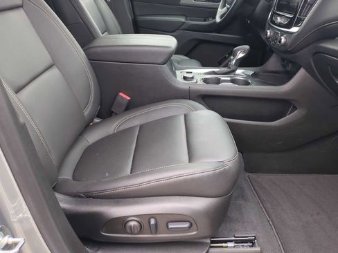 Used 2024 Chevrolet Traverse LT image 28