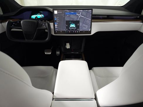 Used 2023 Tesla Model X image 14