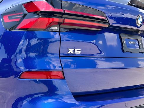 Used 2025 BMW X5 M60i AWD/4WD image 25