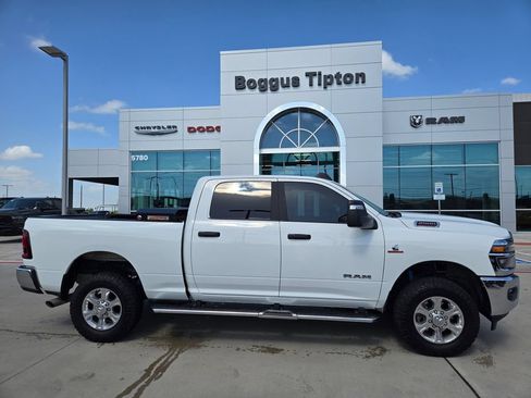 Used 2025 RAM 2500 Big Horn AWD/4WD image 2
