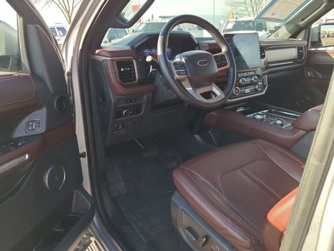 Used 2023 Ford Expedition Limited image 10