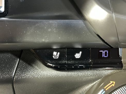 Used 2018 Chevrolet Camaro ZL1 RWD image 30