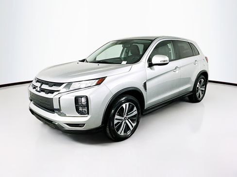 Used 2025 Mitsubishi Outlander Sport SE AWD/4WD image 3