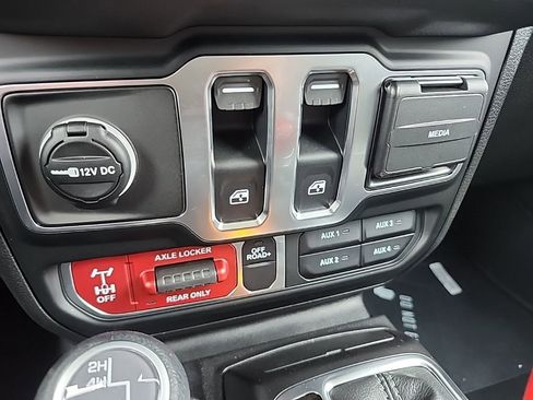 New 2026 Jeep Wrangler Sport AWD/4WD image 33