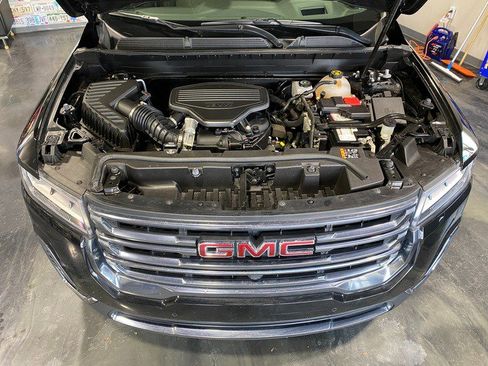 Used 2022 GMC Acadia AT4 w/ Technology Package image 23