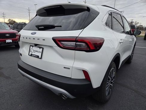 New 2026 Ford Escape SE image 4