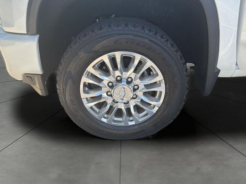 Used 2020 Chevrolet Silverado 2500 High Country w/ Z71 Off-Road Package AWD/4WD image 3
