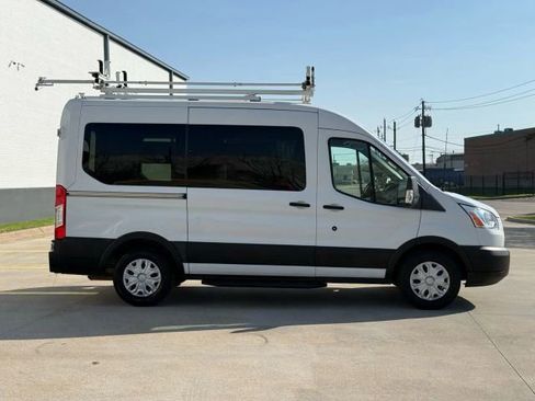 Used 2019 Ford Transit 150 XLT image 4