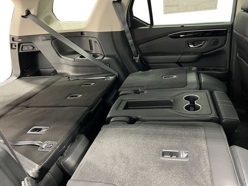 New 2025 Honda Pilot Touring image 39