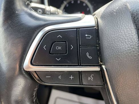 Used 2021 Toyota Highlander Limited FWD image 28